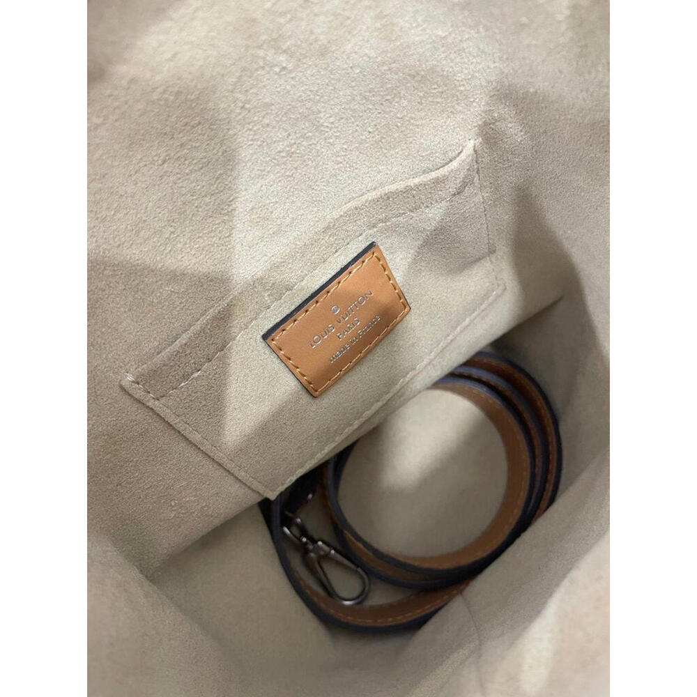 Louis Vuitton LIMITED EDITION TRANSFORMED MONOGRAM TIME TRUNK BAG - Picture 5 of 9